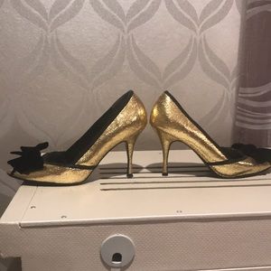 Gold heels with velvet bow